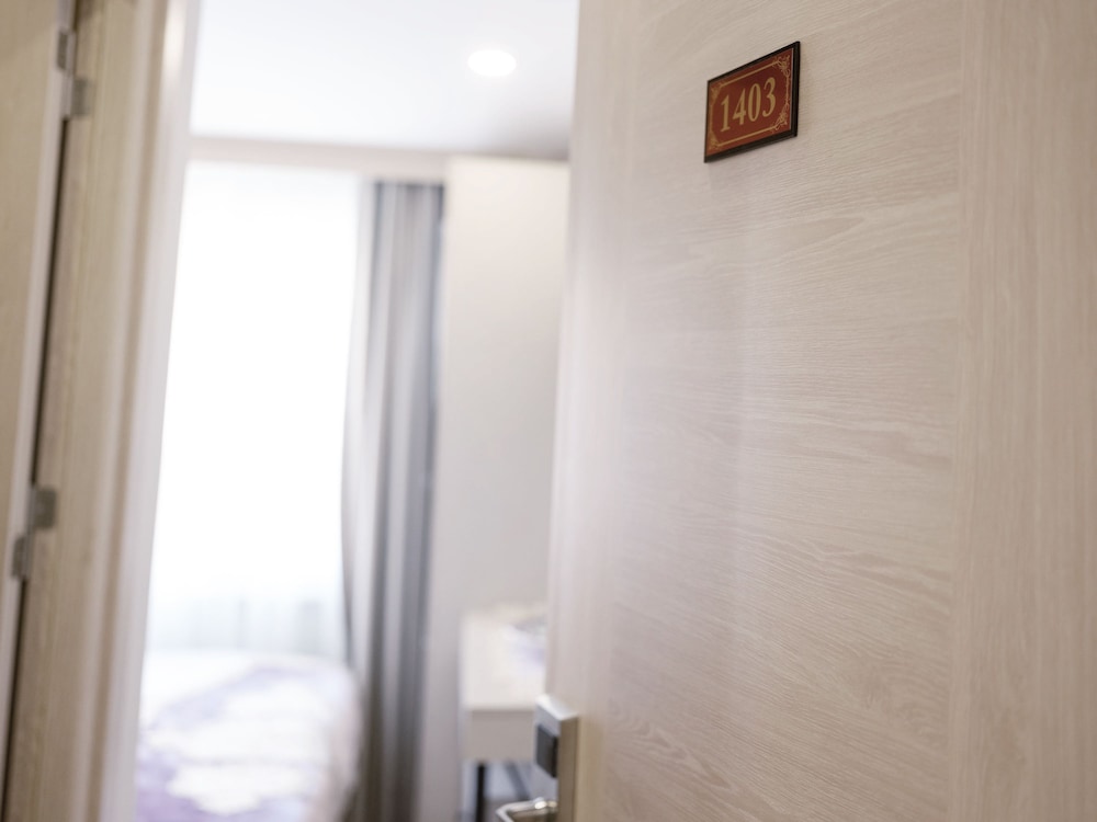 The Lola Hotel 17