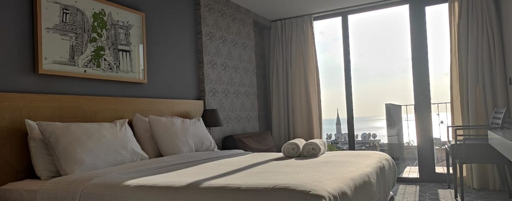 Four G Hotel 20