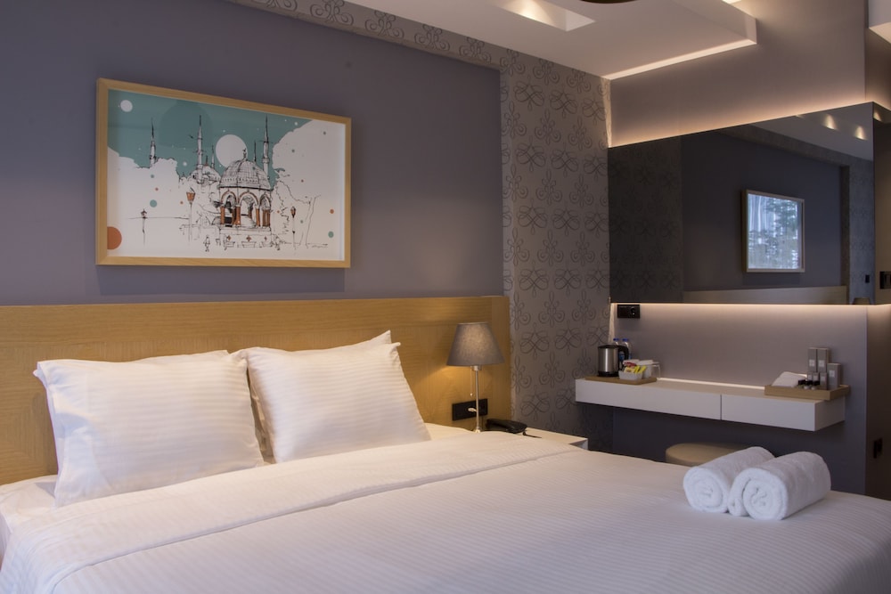 Four G Hotel 8