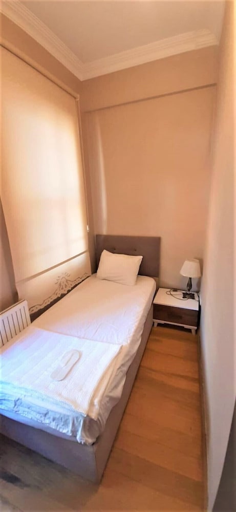 Valide-i Suit 5