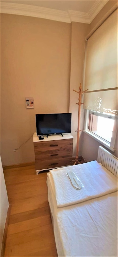Valide-i Suit 6