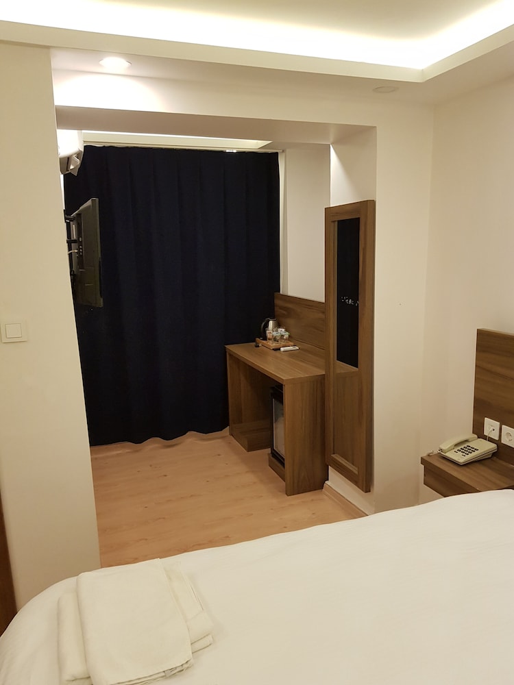 Mitani Suites 12