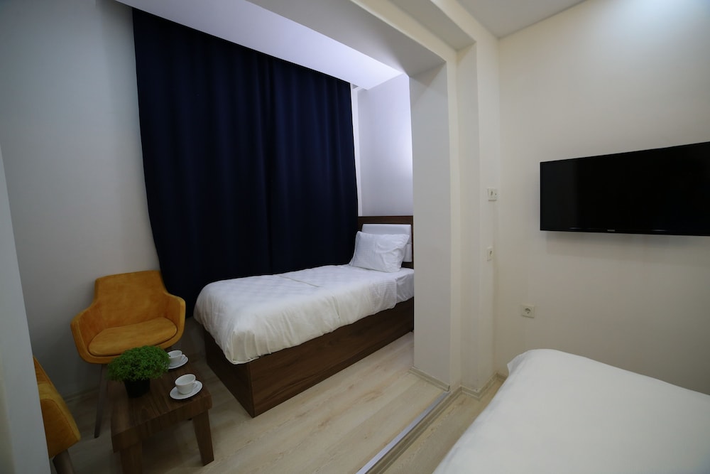 Mitani Suites 8