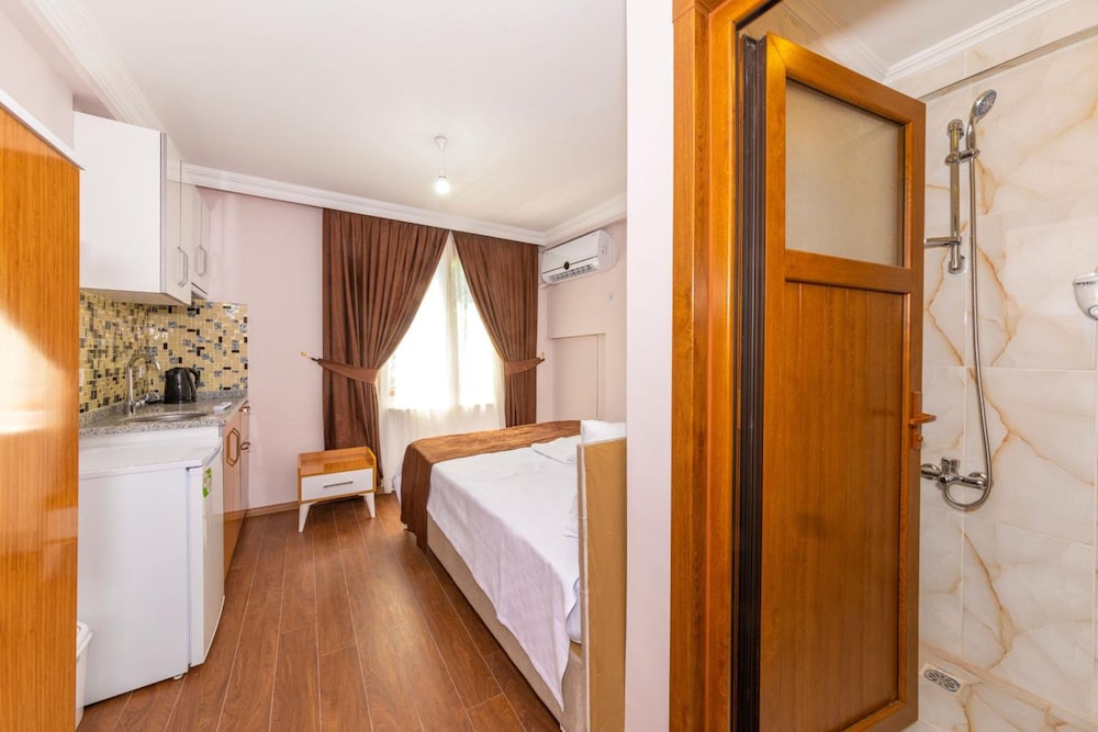 Tavra Hotel 13