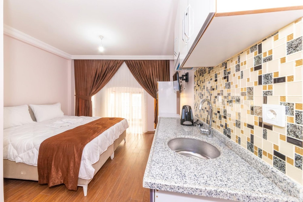 Tavra Hotel 12
