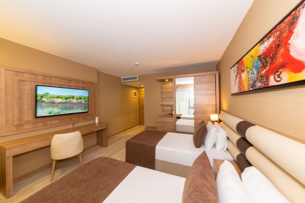 38 Hotel 19