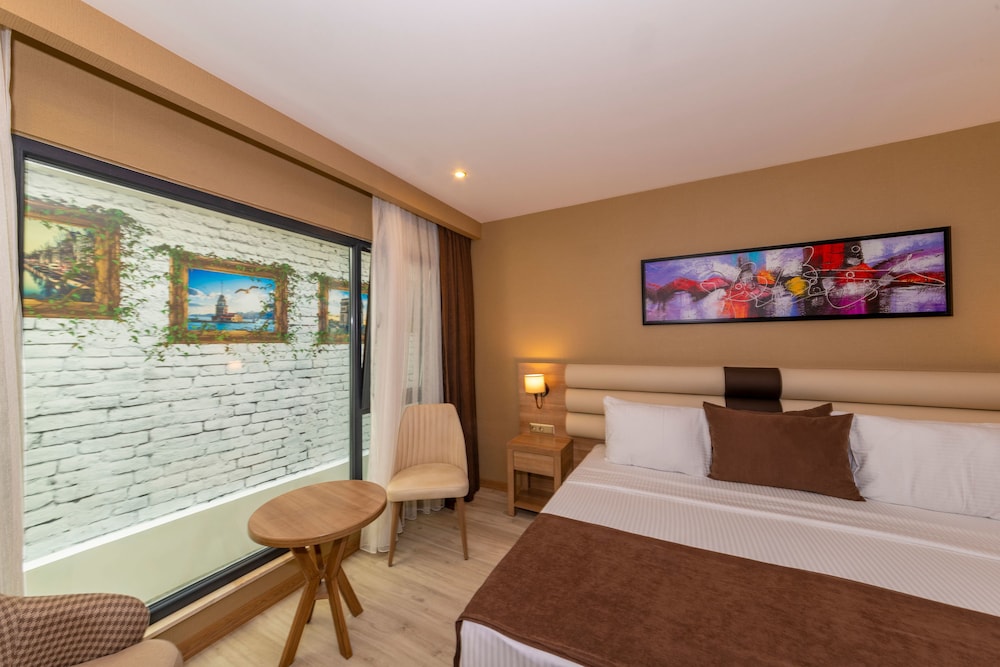 38 Hotel 18