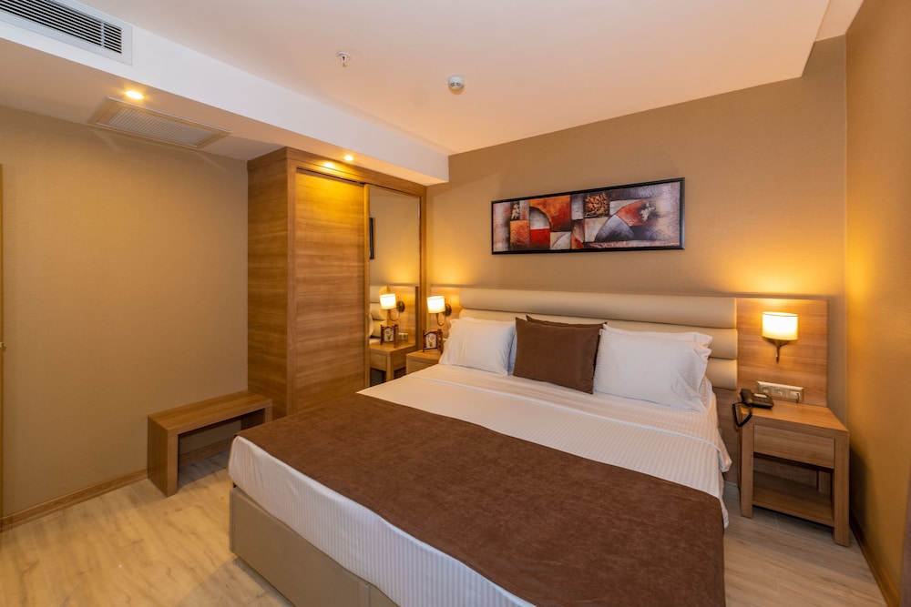 38 Hotel 21