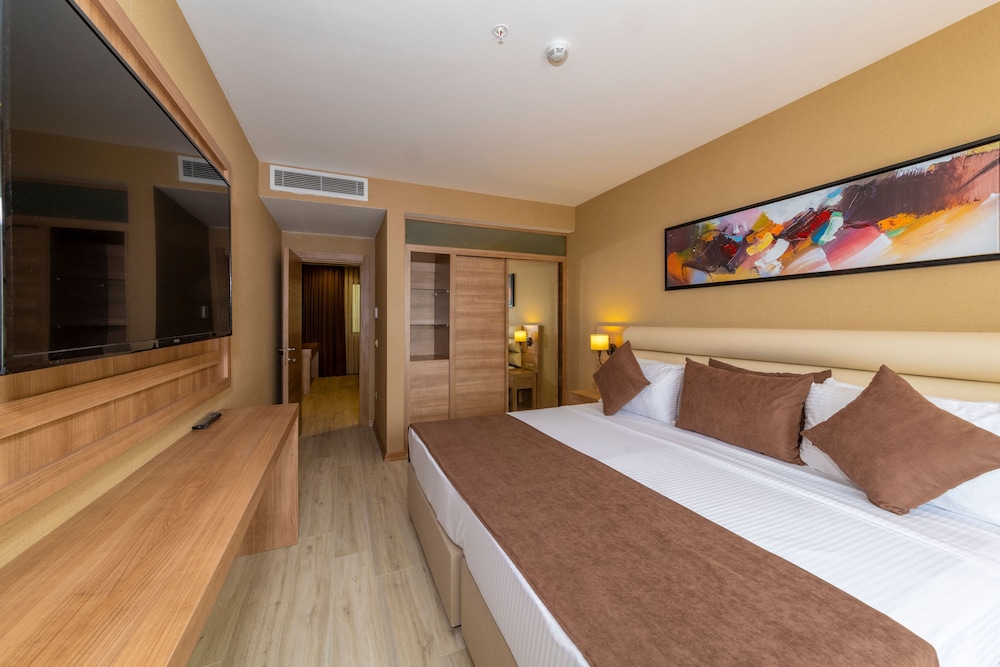 38 Hotel 9