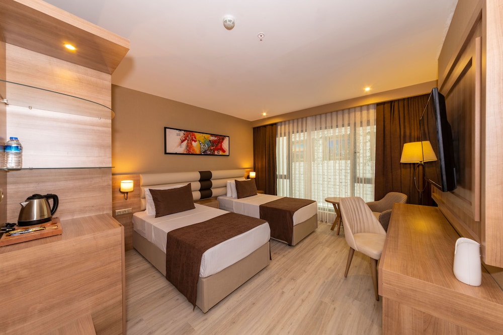 38 Hotel 11