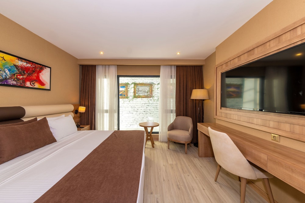 38 Hotel 14
