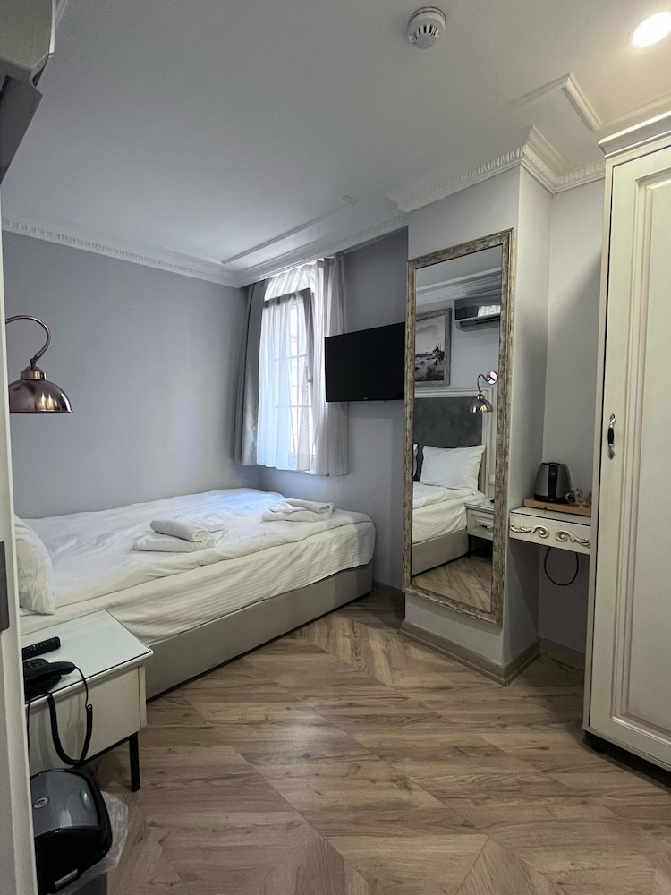 Good Night Hotel Istanbul 13