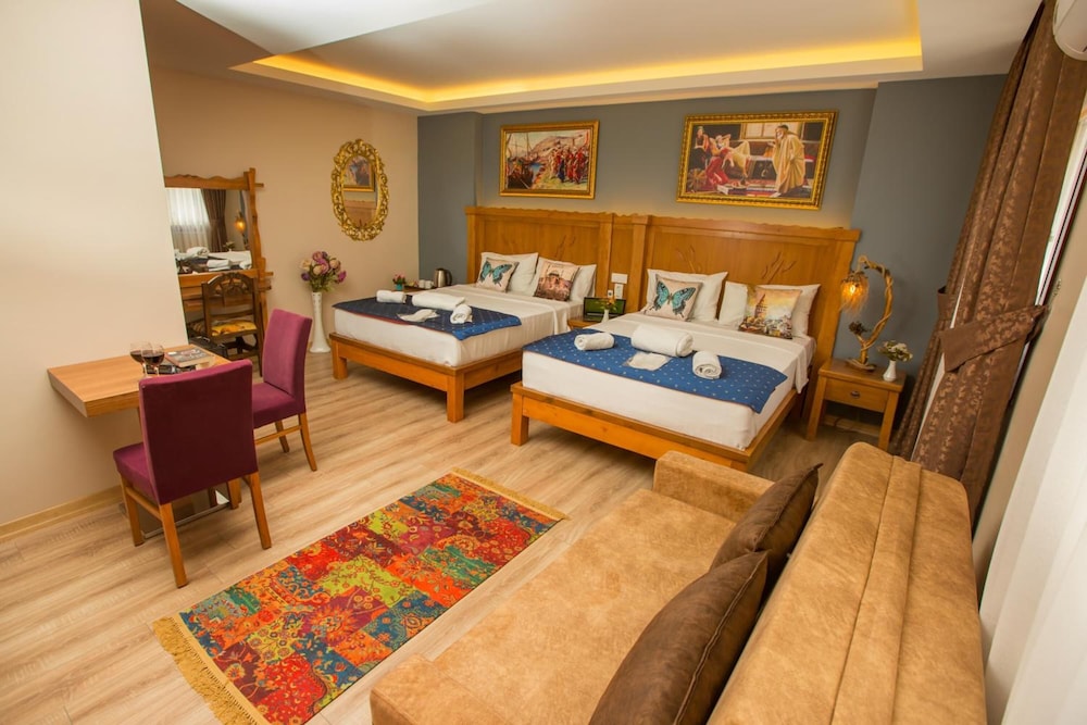 The Pera Port Hotel 22