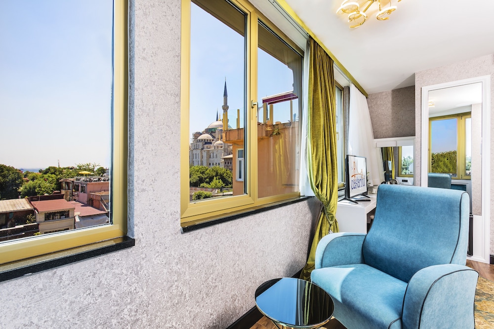 Eastanbul Suite 22