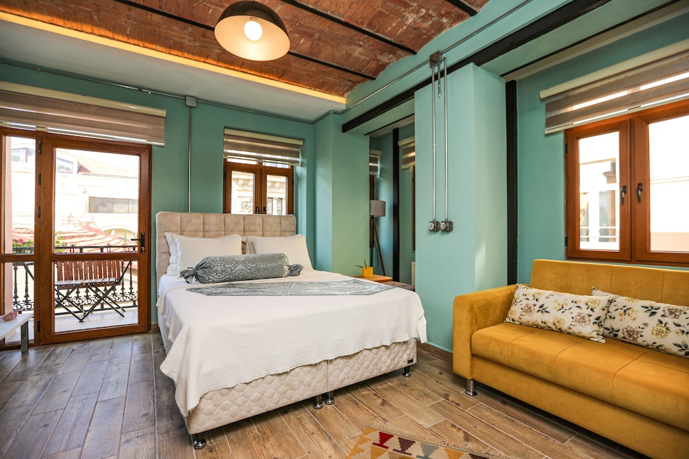 No 8 Galata 8