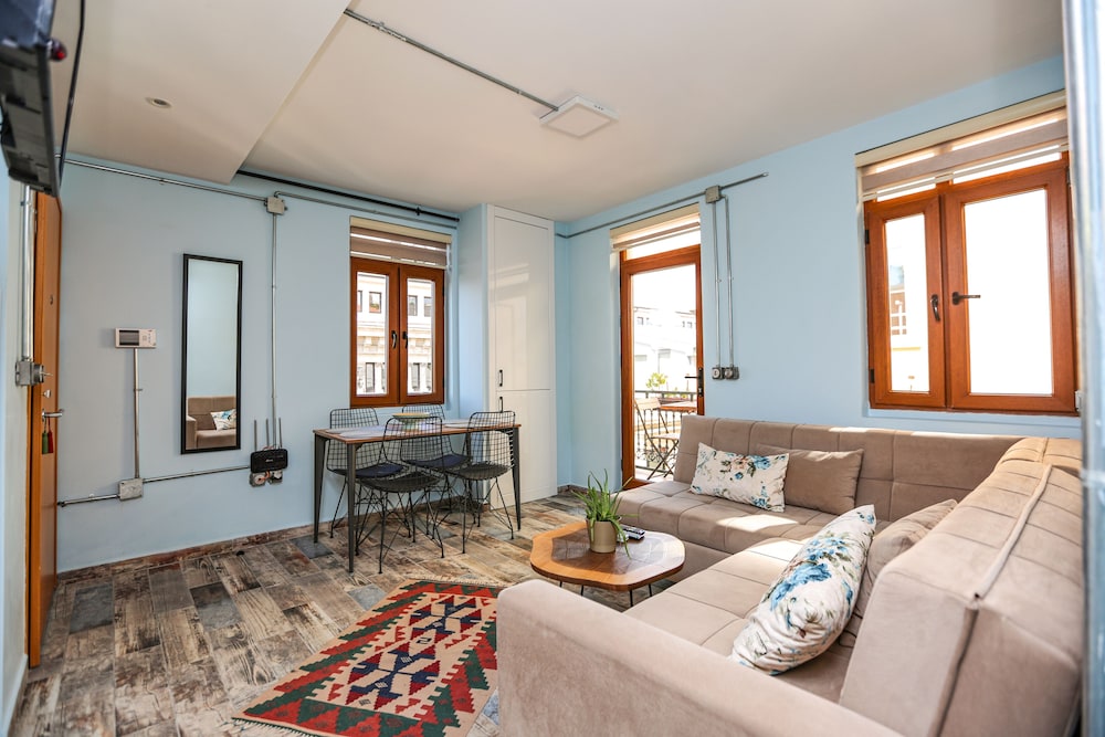 No 8 Galata 7