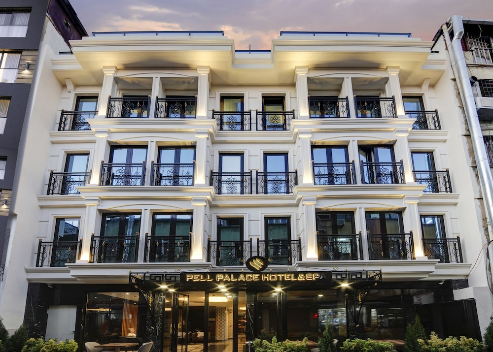 Pell Palace Hotel & Spa 1