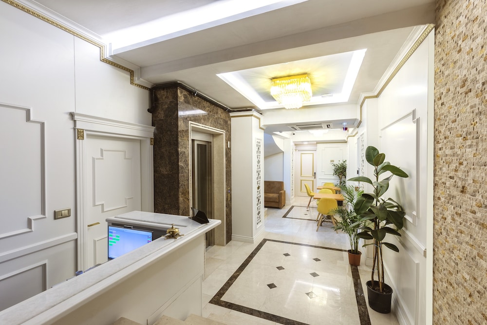 City Hall Hotel 3