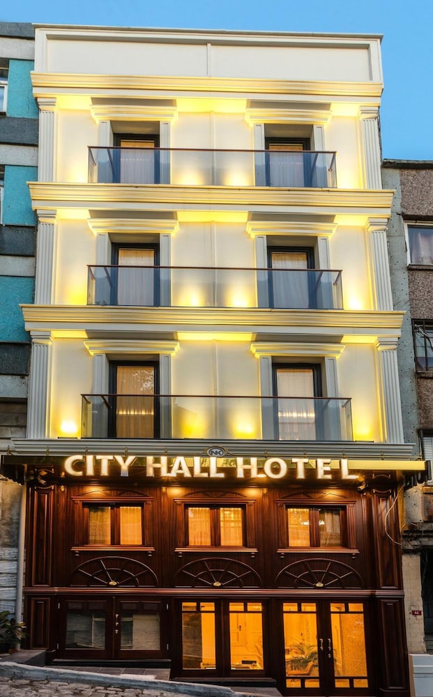 City Hall Hotel 1