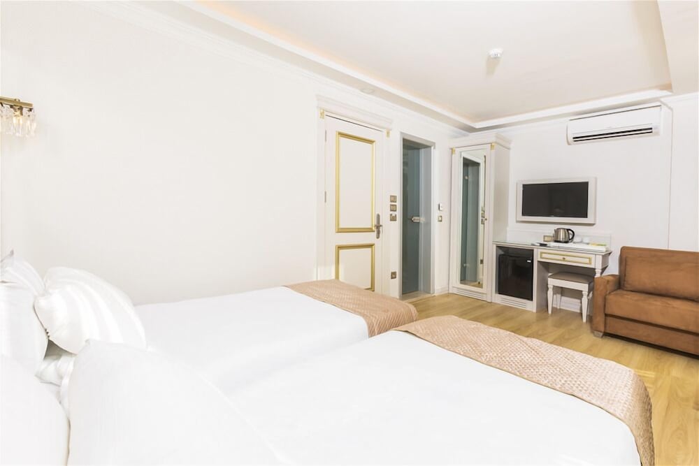 City Hall Hotel 5