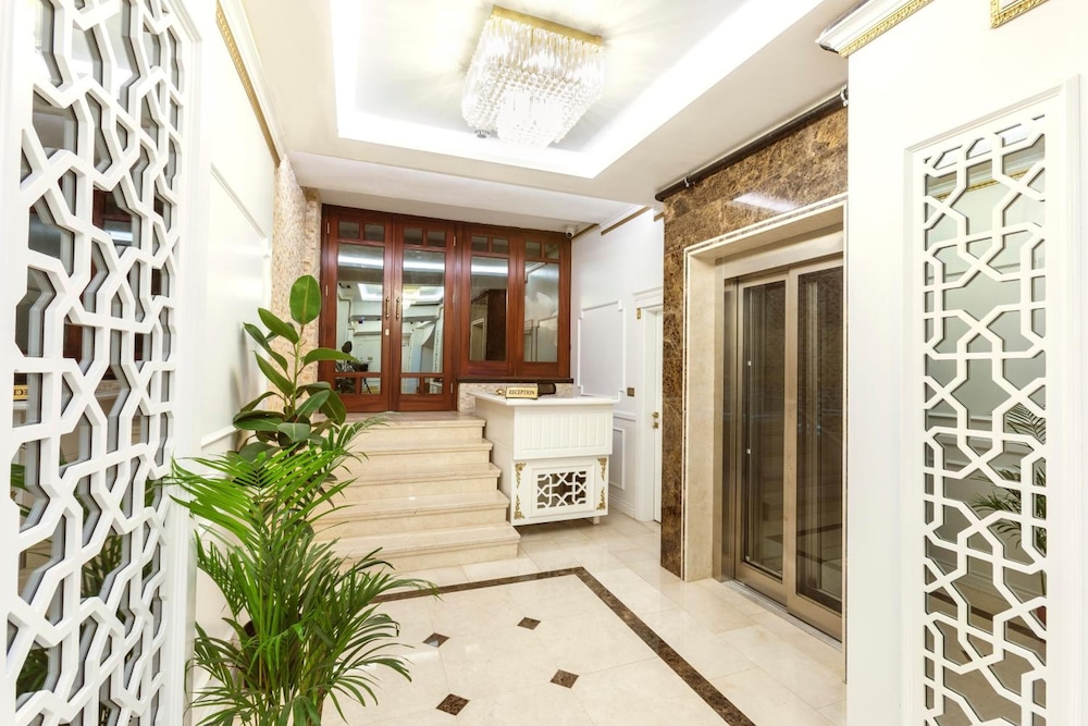 City Hall Hotel 2