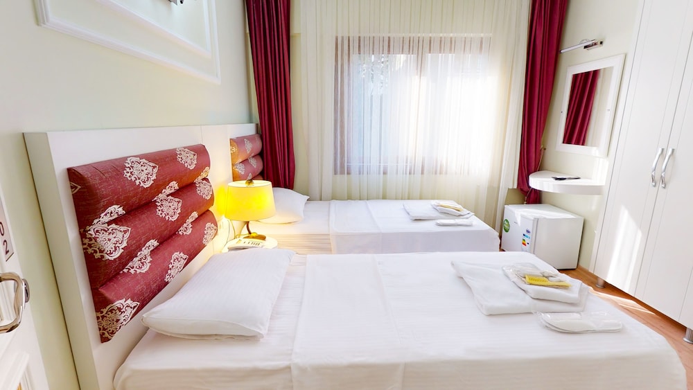 The Wolf Hotel 15