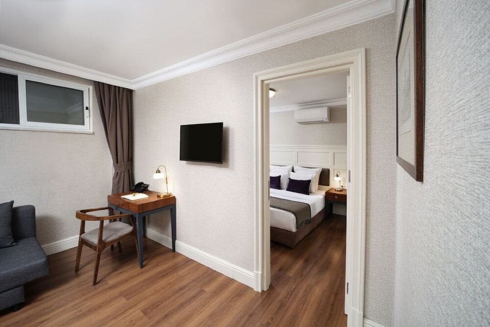 Meroddi La Porta Hotel 24