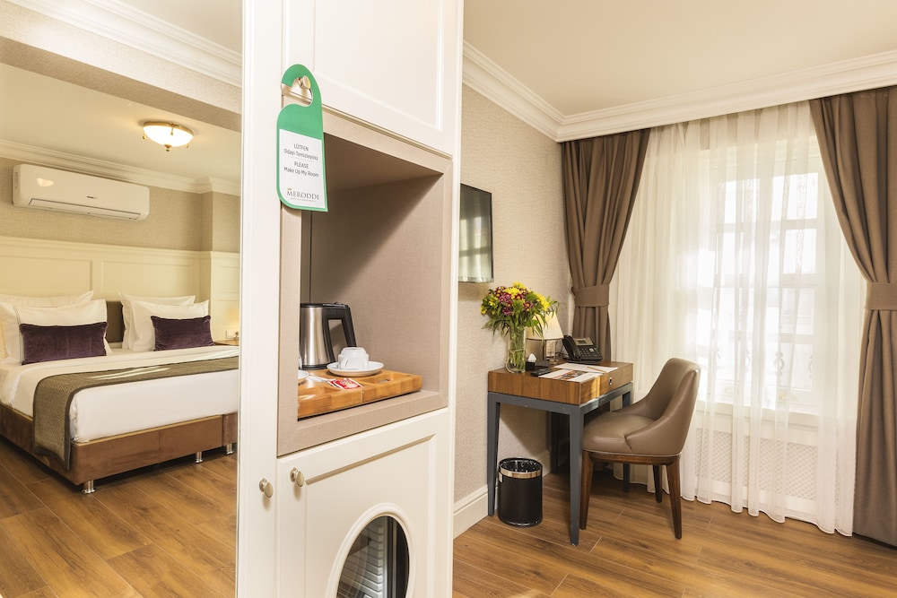 Meroddi La Porta Hotel 9
