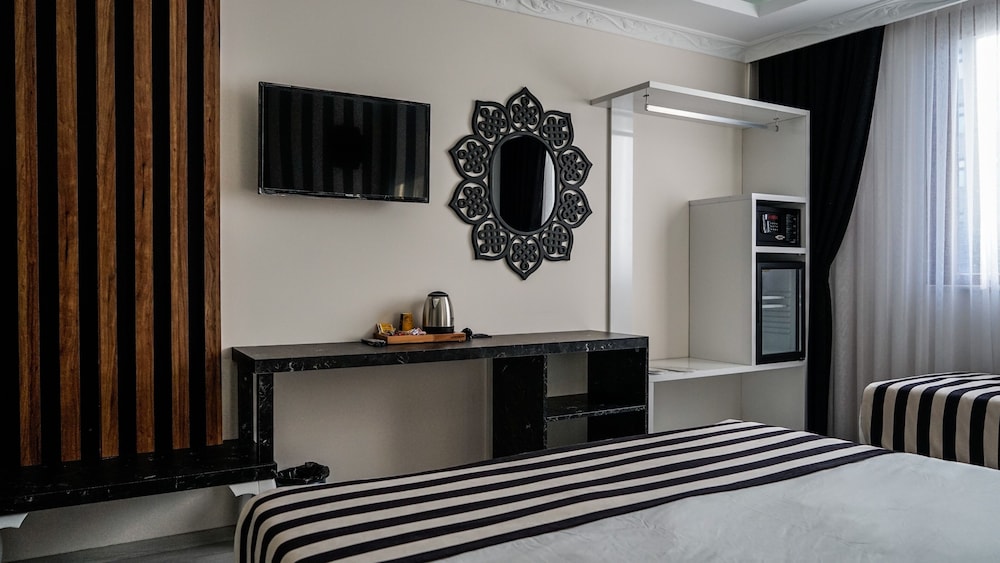 Cnr Inci Hotel 24