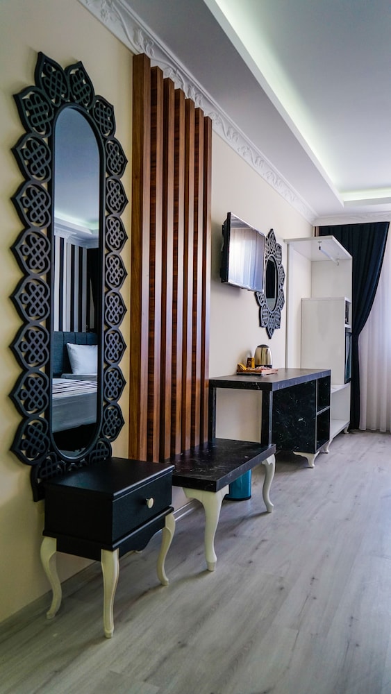 Cnr Inci Hotel 19