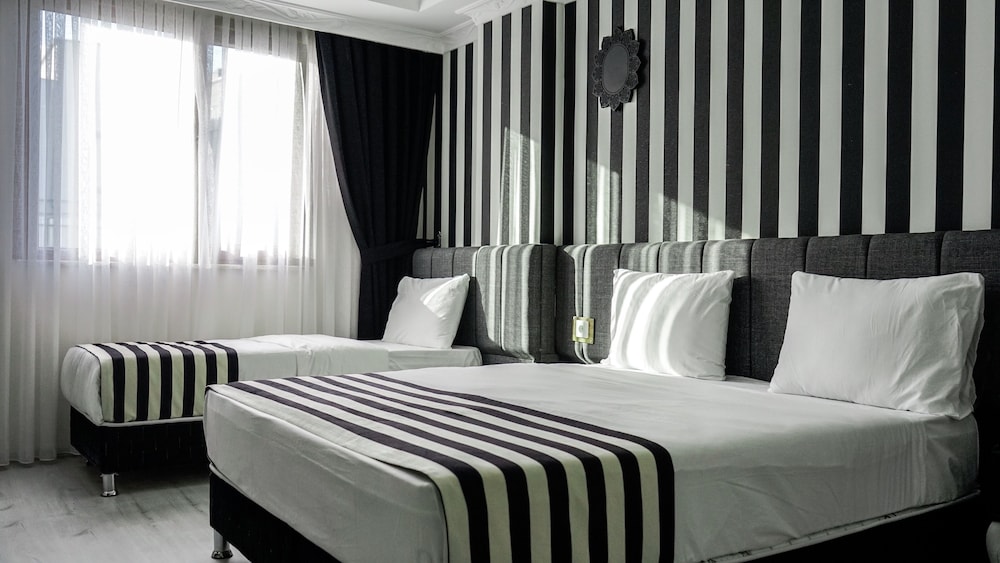 Cnr Inci Hotel 10