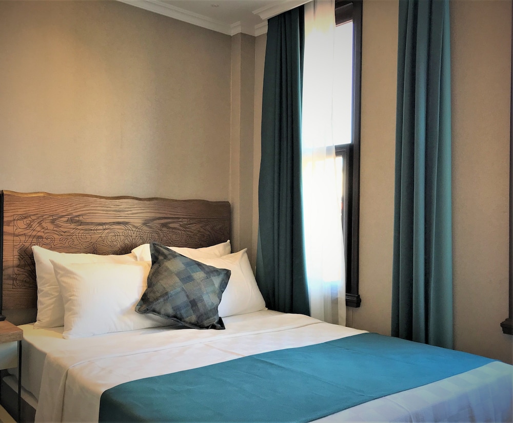 Galatahan Hotel 5