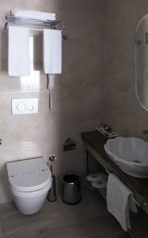 Galatahan Hotel 23