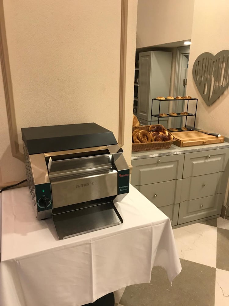 Galatahan Hotel 17