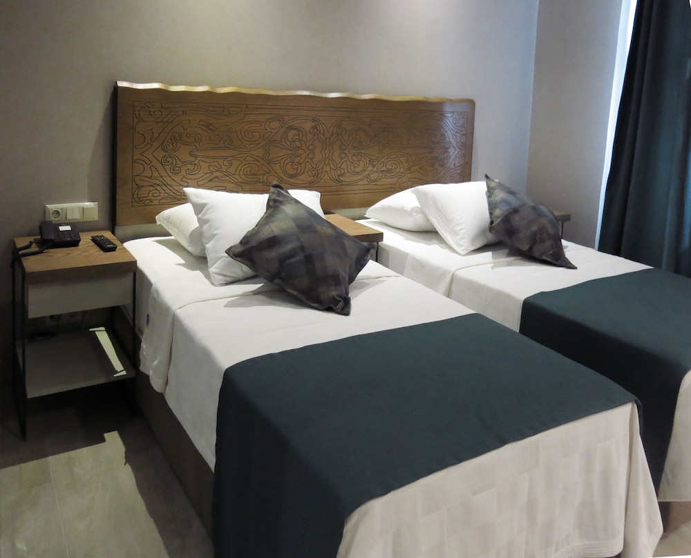 Galatahan Hotel 9