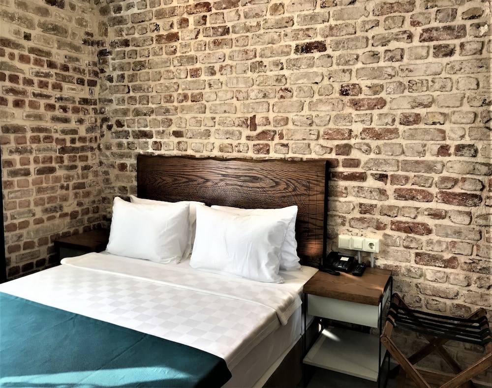 Galatahan Hotel 4