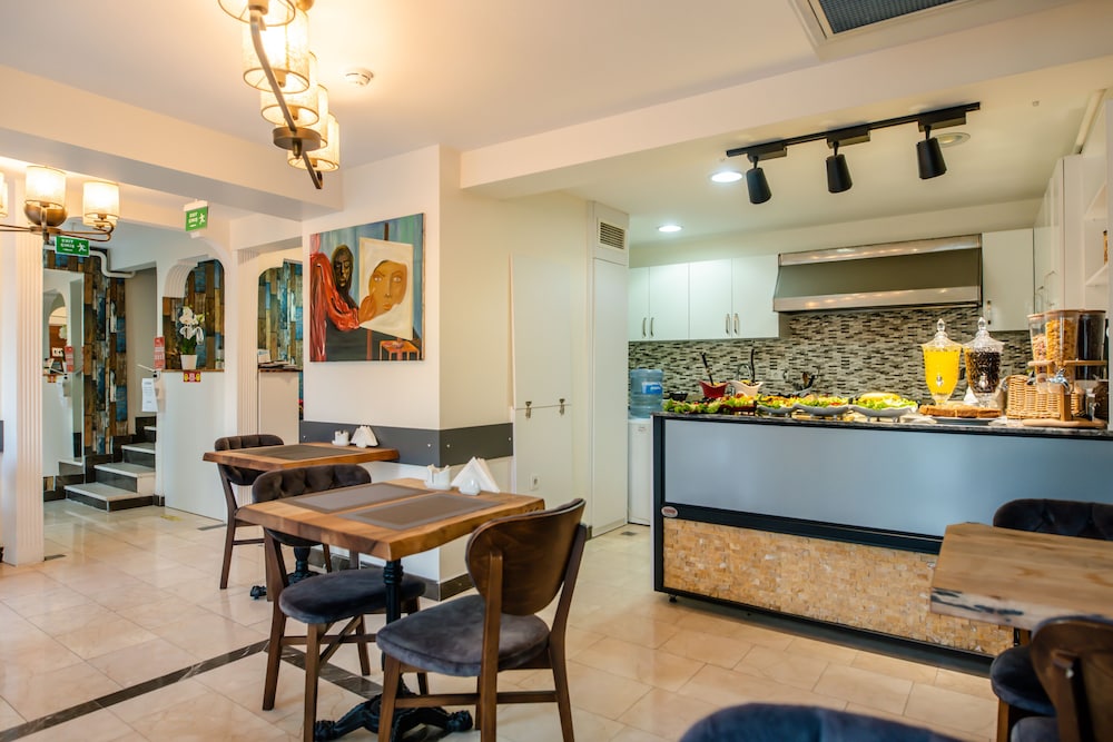 The Camelot Hotel 3
