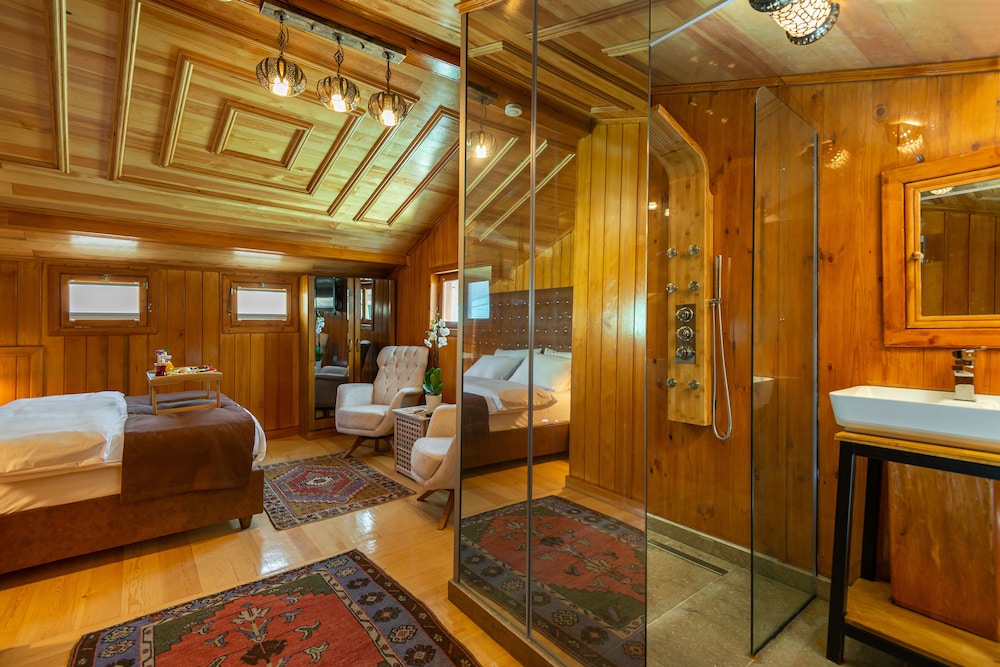 Wonder Wood Hotel 5