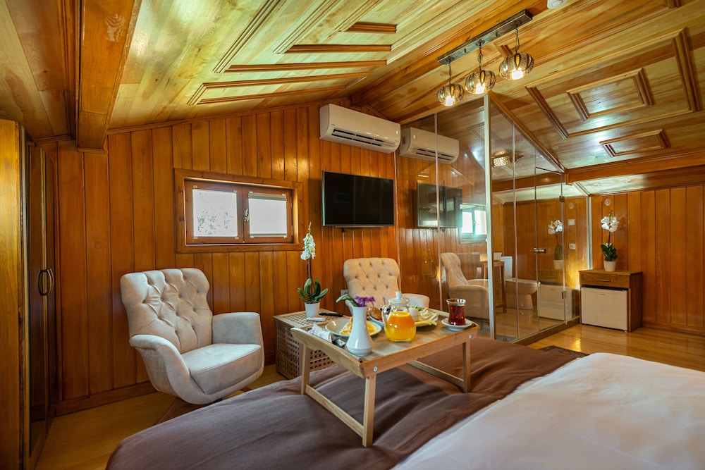 Wonder Wood Hotel 6