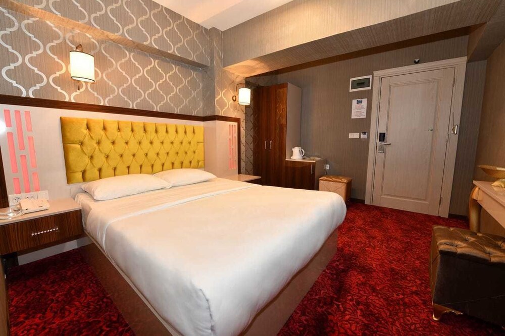 Sea Moon Hotel 6