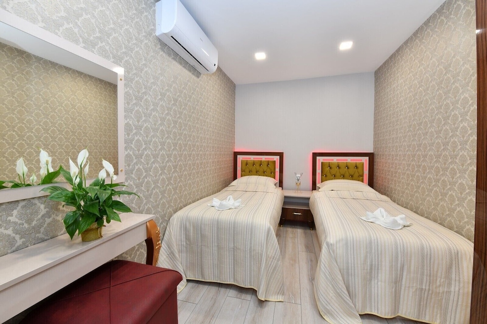 Sea Moon Hotel 23
