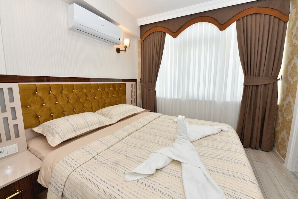 Sea Moon Hotel 24