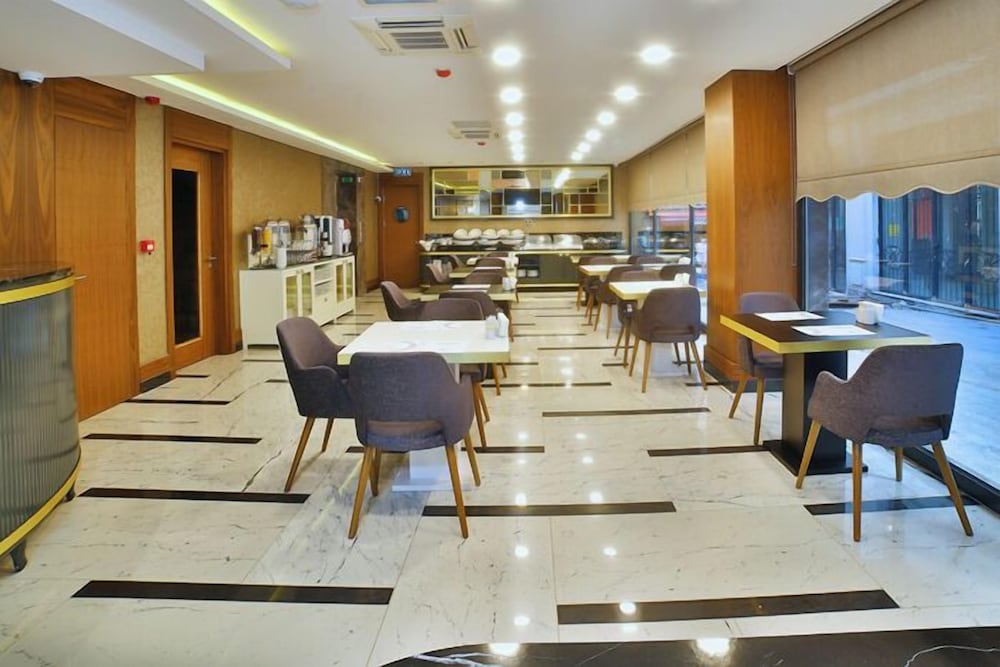 The Tango Hotel Taksim 16