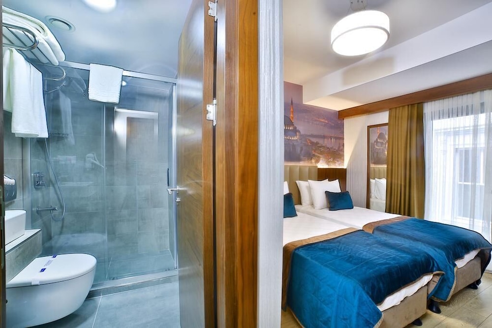 The Tango Hotel Taksim 23