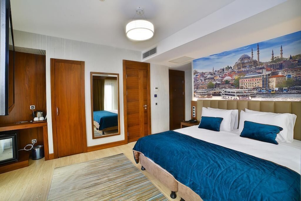 The Tango Hotel Taksim 10