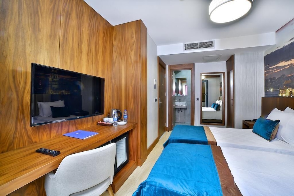 The Tango Hotel Taksim 12