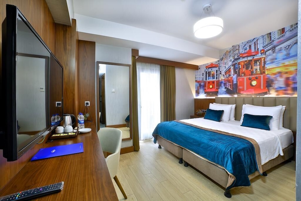The Tango Hotel Taksim 8