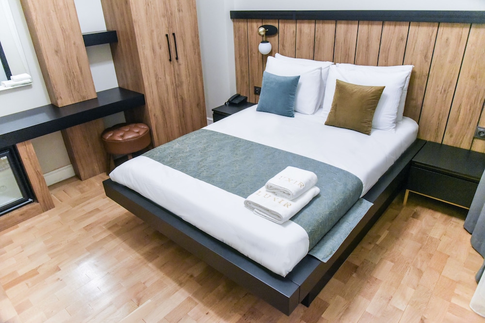 Luxir Hotel 10