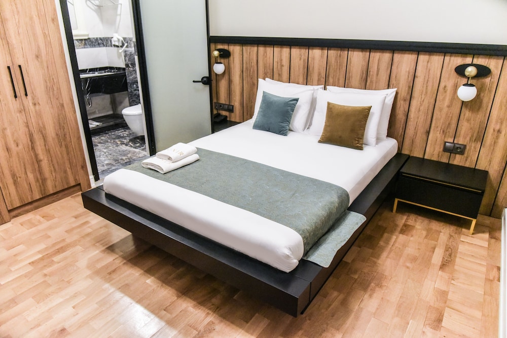 Luxir Hotel 9