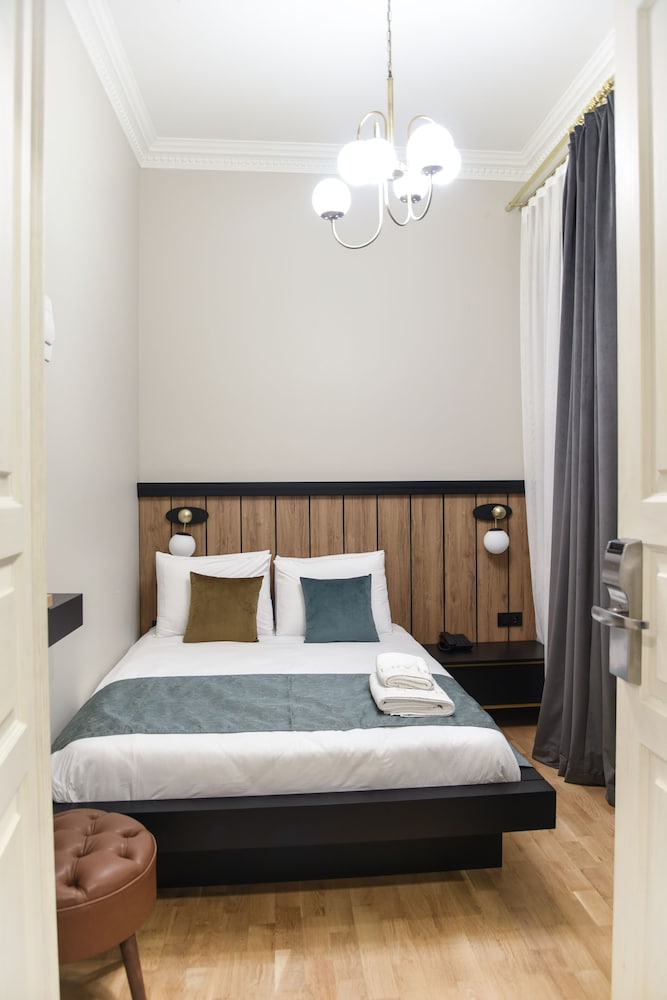 Luxir Hotel 19